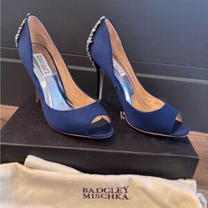 Badgley Mischka nilla navy satin heels